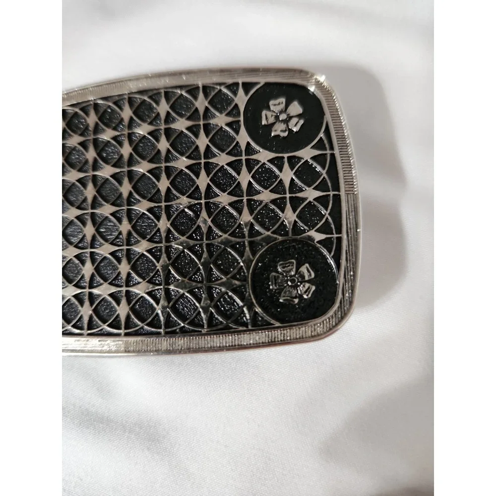 Vintage Ladies Silvertone Beltbuckle‎ With Flower Accents